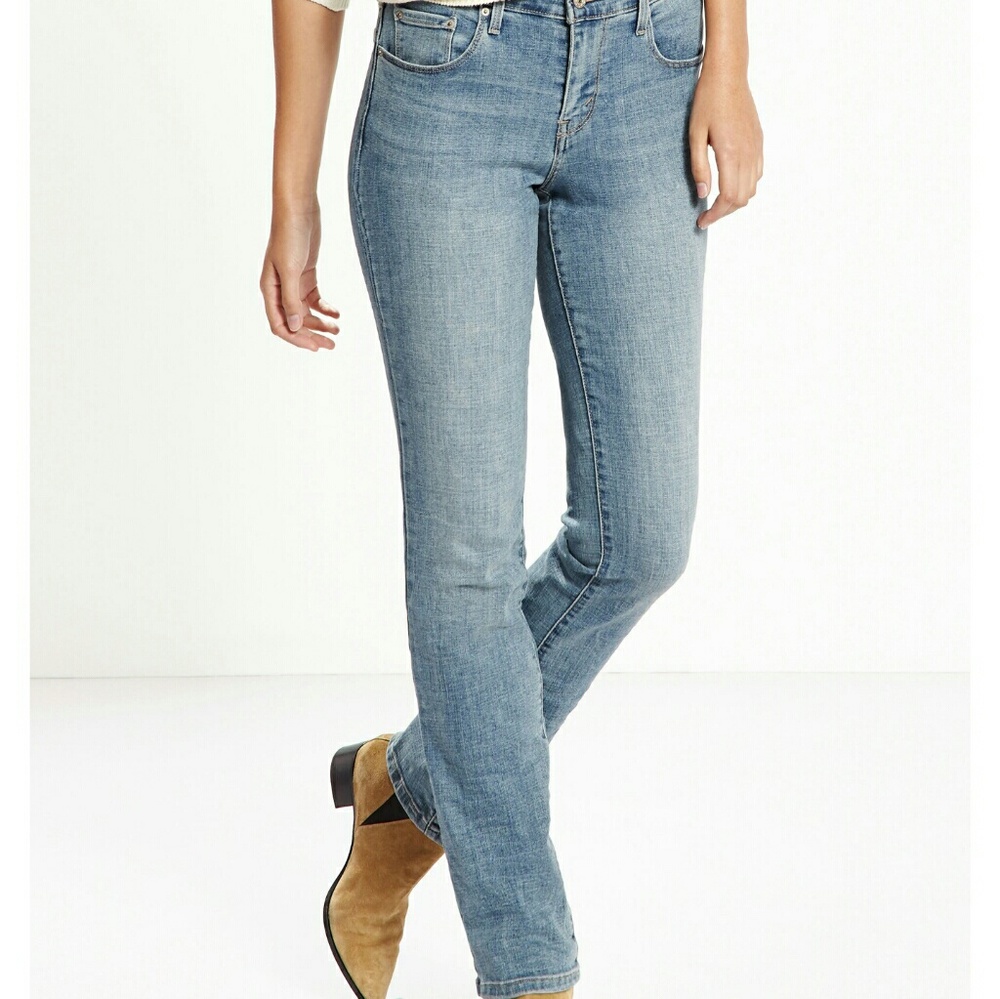 **SOLD**Levi's 505 Ambiance Straight Leg